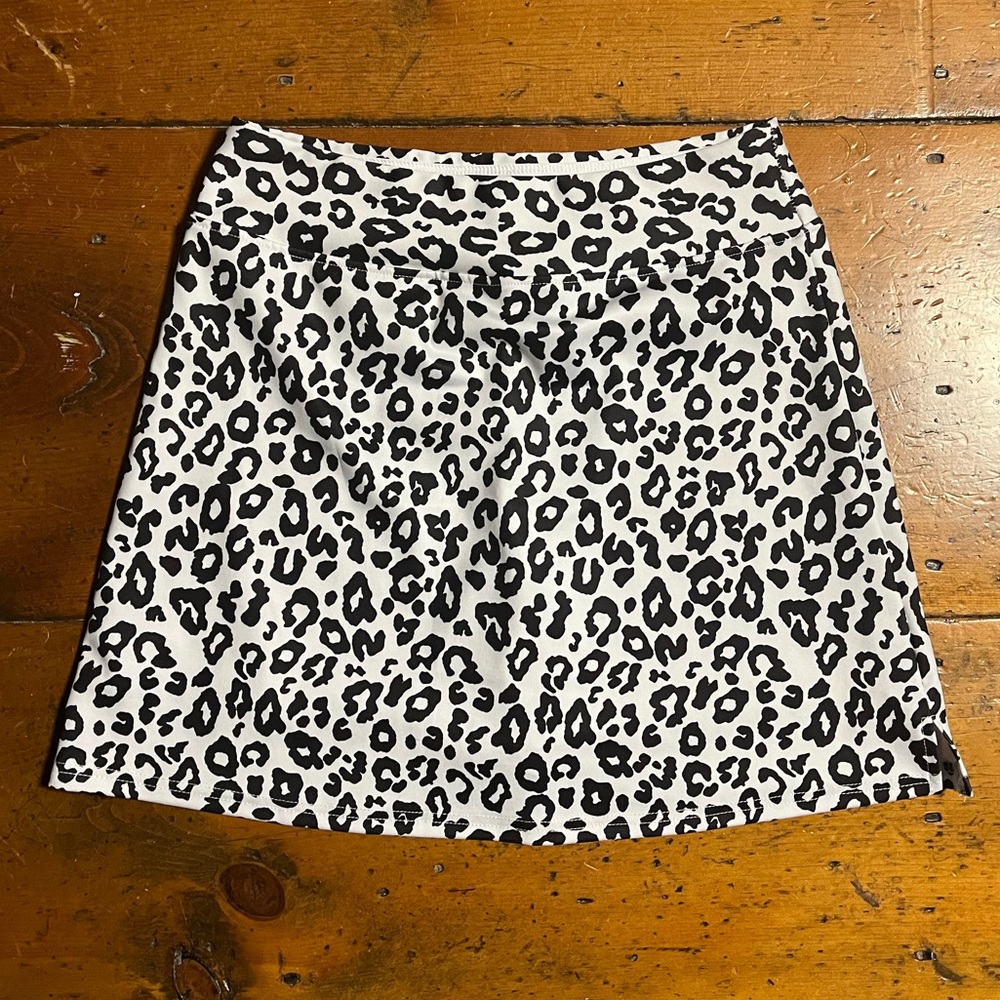 Niki leopard print skort with pocket